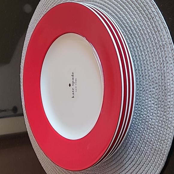 ♠️Kate Spade Accent Plate - Picture 2 of 10